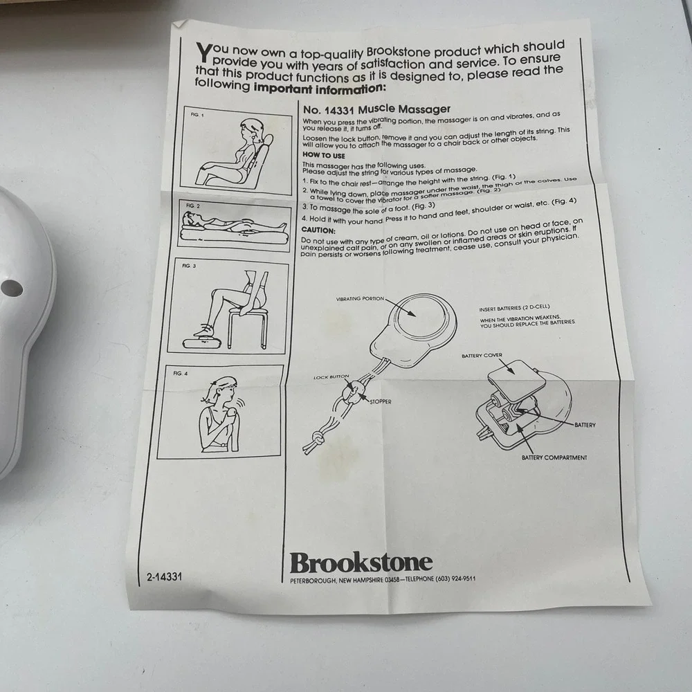 Brookstone Muscle Massager 14331 White Grey Portable Vibrating Handheld with Box